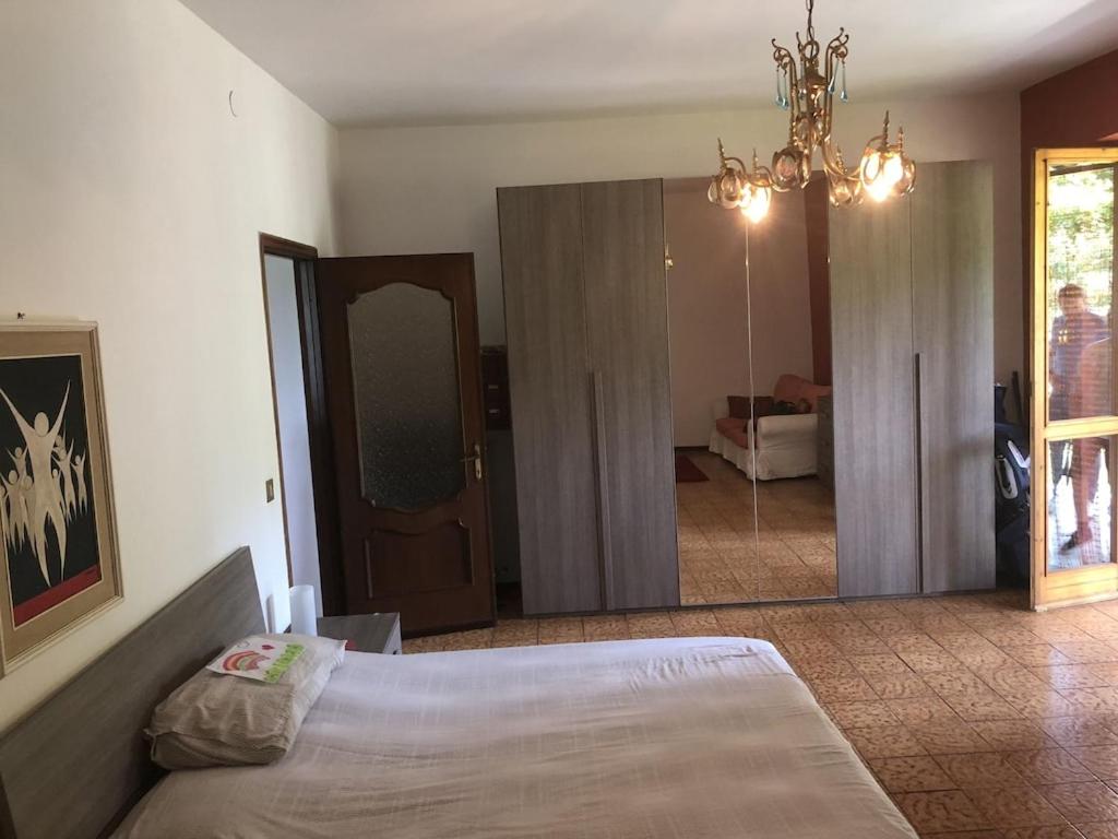 A bed or beds in a room at Casa Roberto Pool with Bar 5 bedrooms 2 bathrooms Great For Groups