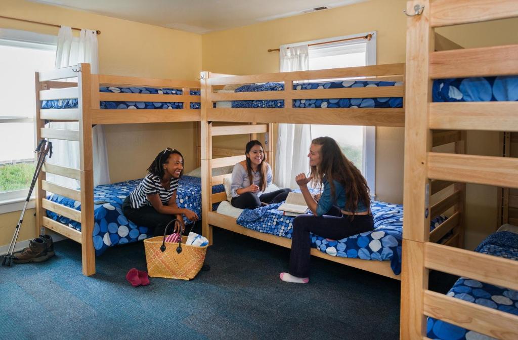 HI Pigeon Point Lighthouse Hostel - Bett Im Schlafsaal Von Frauen Mit 6 Betten