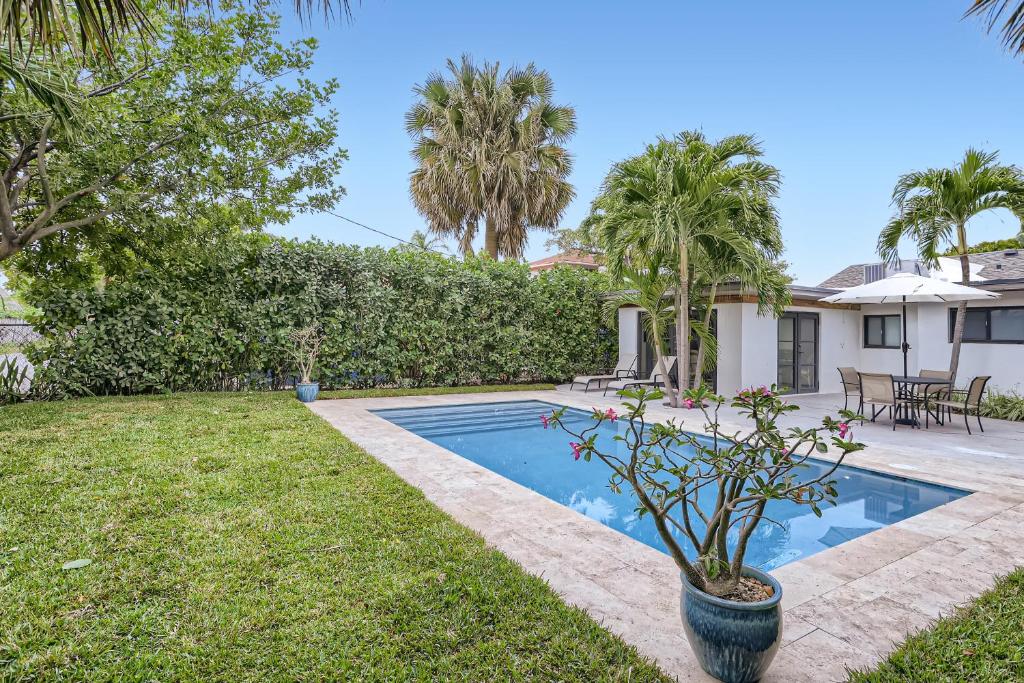 Cortez Bungalow, 3 Bd 2 Ba, private pool - Housity