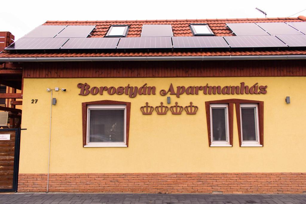 Budynek, w którym mieści się apartament