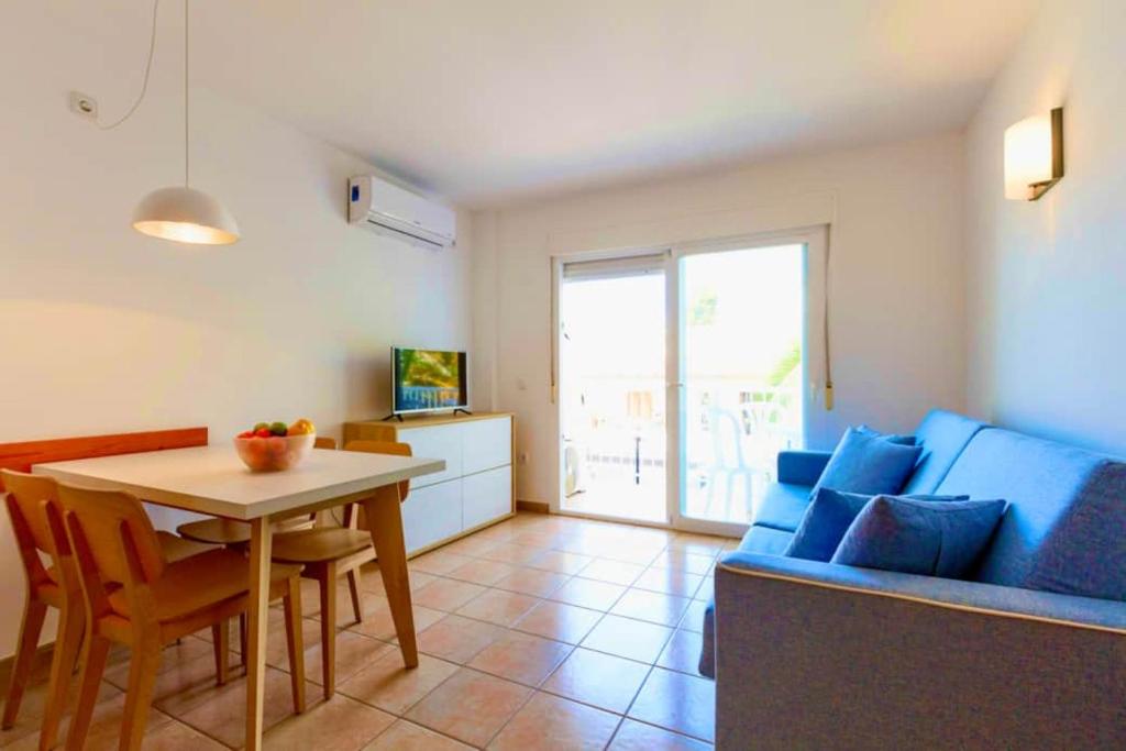 Apartamentos APARTAMENTO SA VARADERO 2D VISTA MARE LATERALE en Es Pujols, Formentera