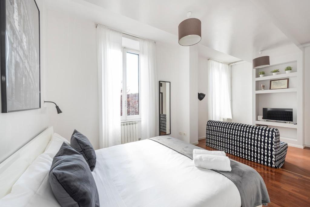White Flat Termini - Superior Studio
