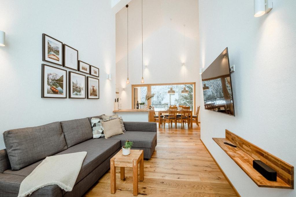 Televiisor ja/või meelelahutuskeskus majutusasutuses Da Alois - Alpine Premium Apartments