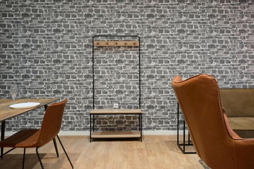 Fotografia z galérie ubytovania NG SuiteHome - Lille I Roubaix Gare I Lorraine - Maison 2 chambres - Balnéo - Netflix - Wifi - Jardin v destinácii Roubaix