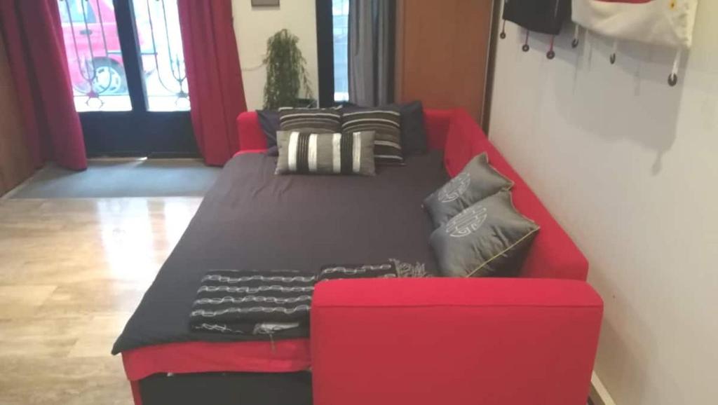 Posteľ alebo postele v izbe v ubytovaní Pequeño Loft en Ruzafa wifi