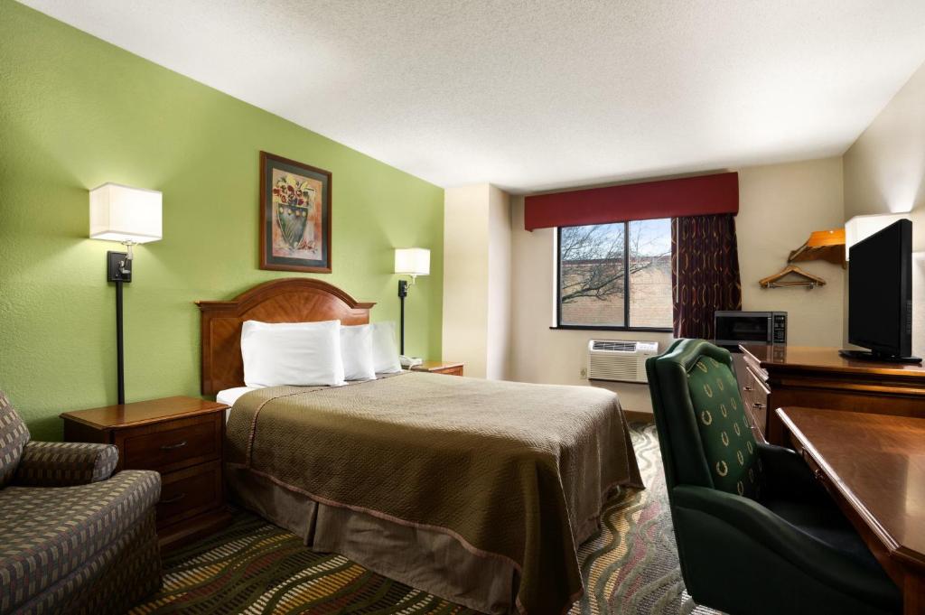 Travelodge by Wyndham Battle Creek - Suite Estudio Con Cama Grande - No Fumadores