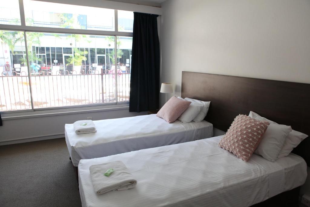 The Cavenagh - Resim 26