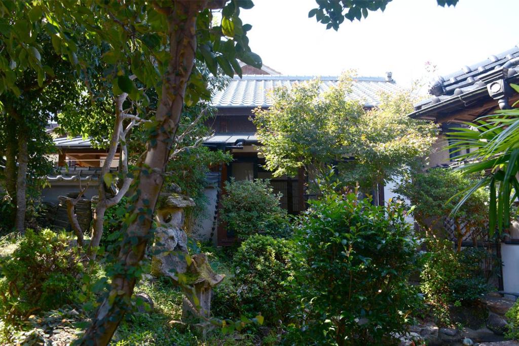 続異人館 ZOKU IJINKAN Guest Houseにある庭