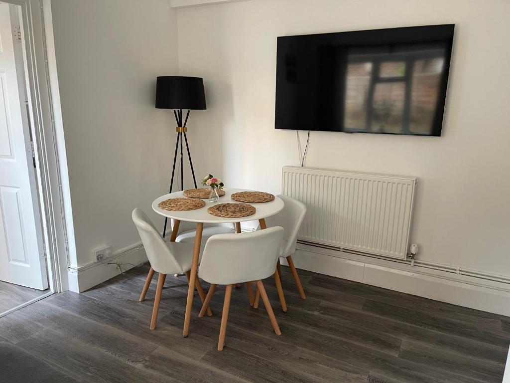 Ground Floor 2 Bed Holiday Flat