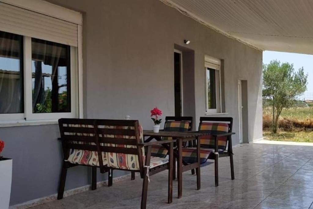 Bild i bildgalleri på Detached quiet villa 500m from sea i Nea Plagia