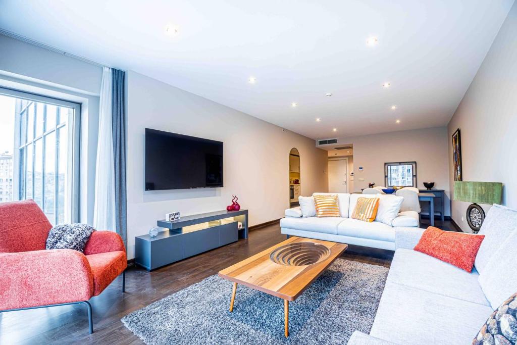 Modern 1bdr Residence With Pool, Gym Parking