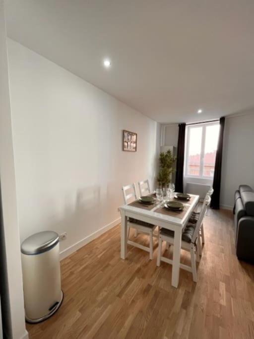 Mâcon • T2 Sigorgne • HostisY - Appartement D'une Chambre