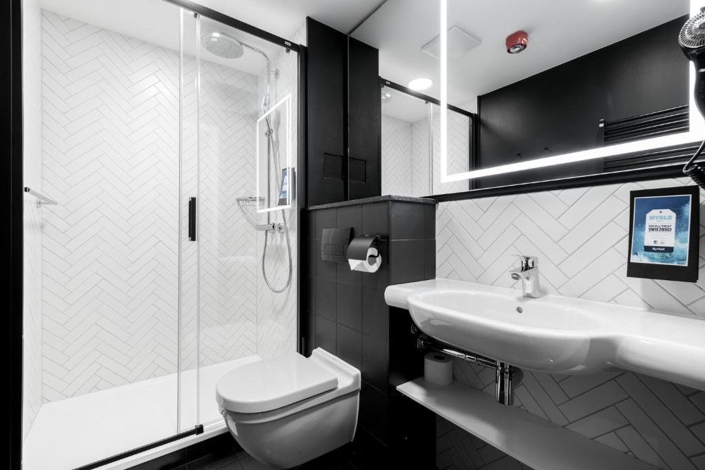 Koupelna v ubytování Hotel Kyriad Stargard