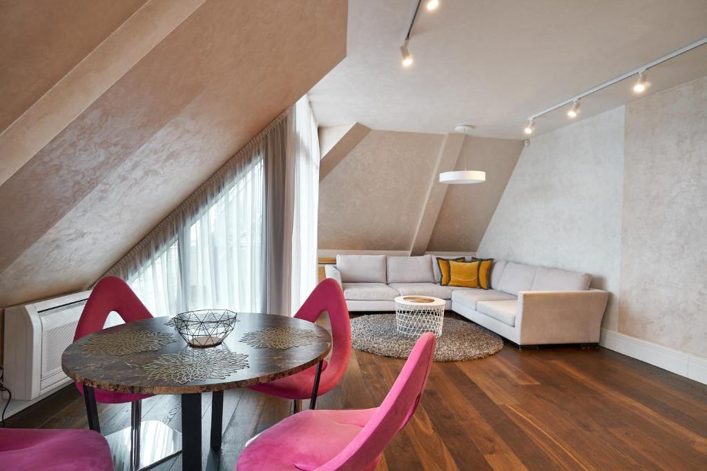 Et opholdsområde på EMI Apartment