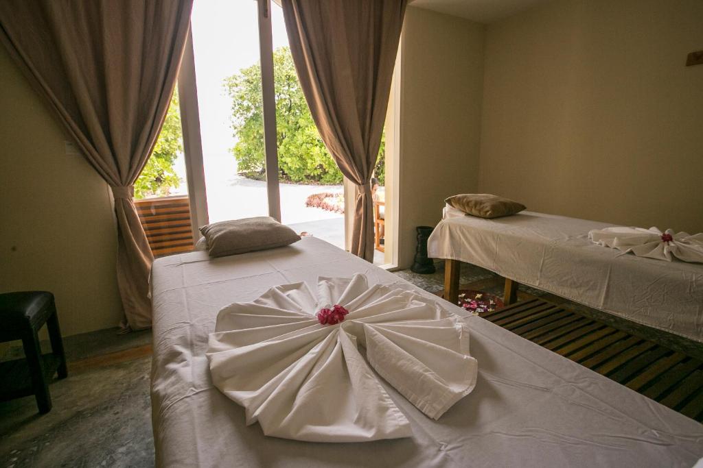 Hondaafushi Island Resort - View 3