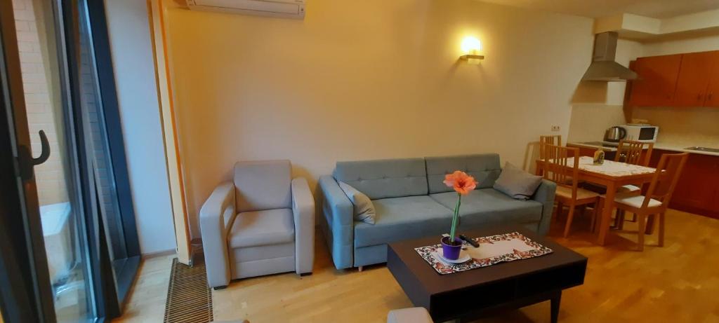 Angel City Apartments - 12