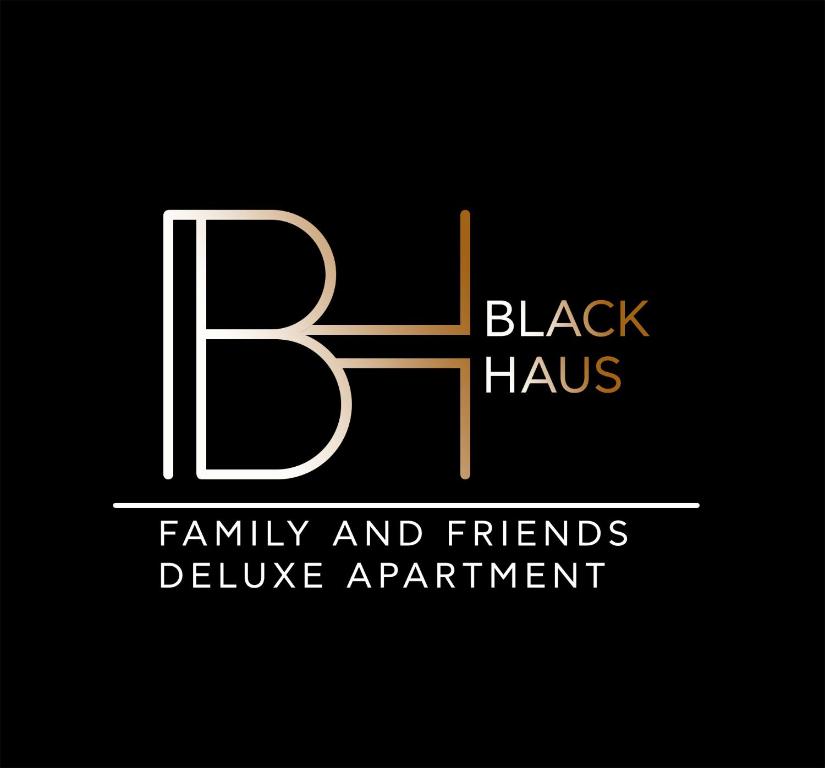 um logótipo para uma marcação de dispositivos Black haus para a família e amigos em BLACKHAUS FAMILY AND FRIENDS DELUXE APARTMENT em Tessalônica