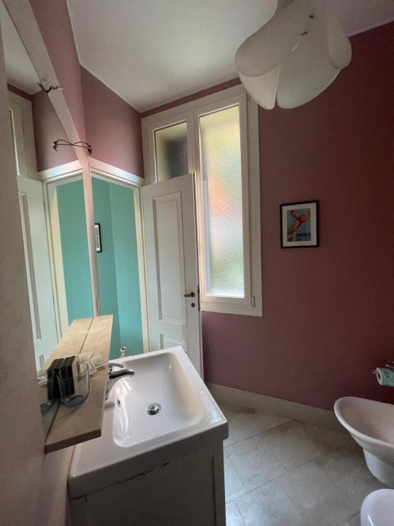 Salle de bains dans l'établissement B&B Villa Ines
