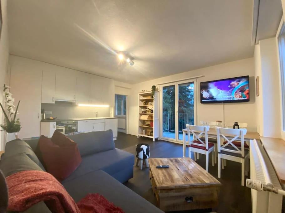 Posezení v ubytování Beautiful flat with nice lake and mountain views