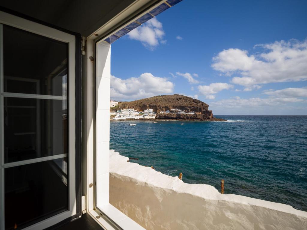 Apartment HomeForGuest Listen to the Ocean in Tufia, Telde ...