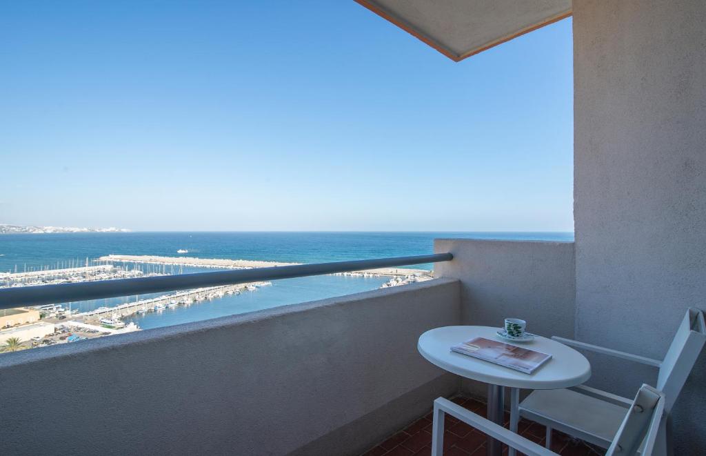 Hotel El Puerto by Pierre Vacances - 