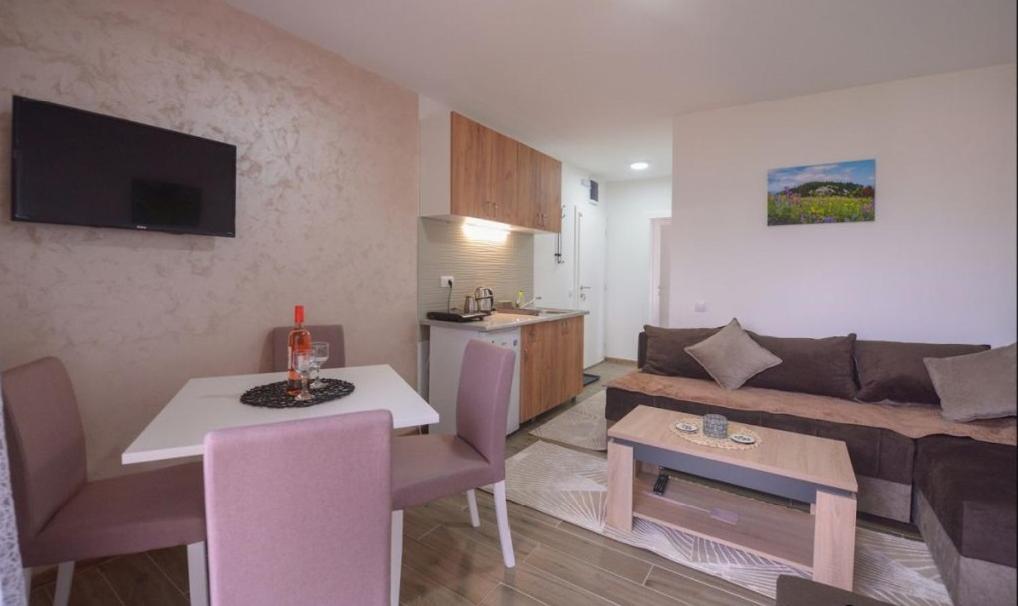 Kjøkken eller kjøkkenkrok på Apartmani Rvović