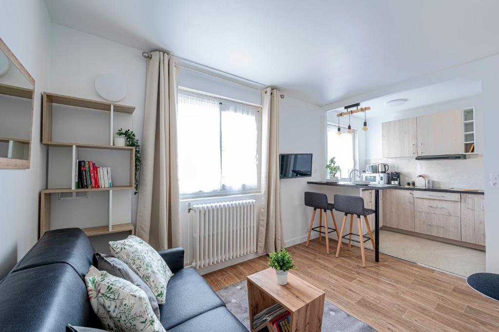 Photo de la galerie de l'établissement Le Lys - Studio proche Gare de Poissy, à Poissy