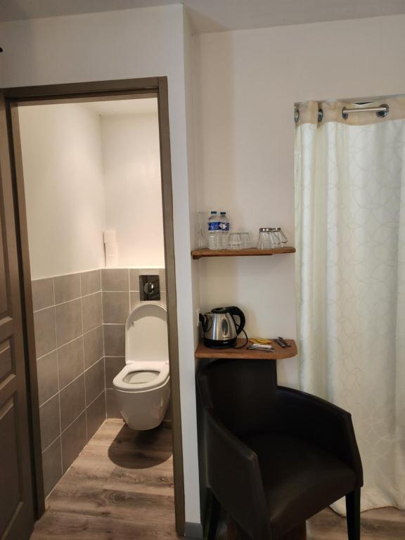 Chambres privées à Hautvillers, berceau du champagne avec salle de bain et toilettes incluses - Tweepersoonskamer