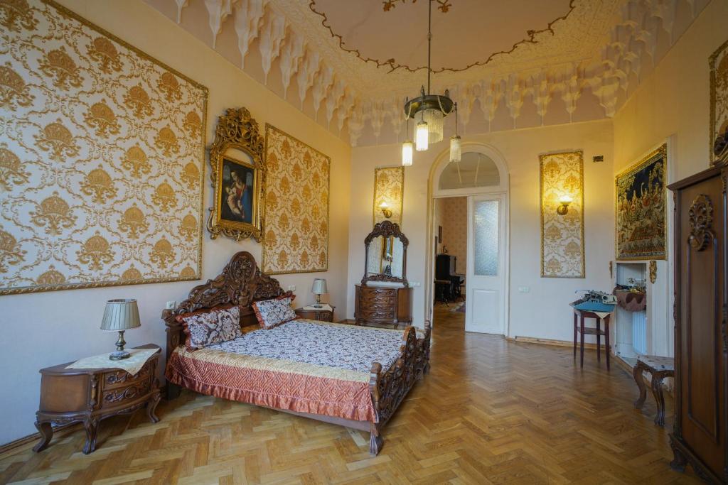 Llit o llits en una habitació de Leon Rooms