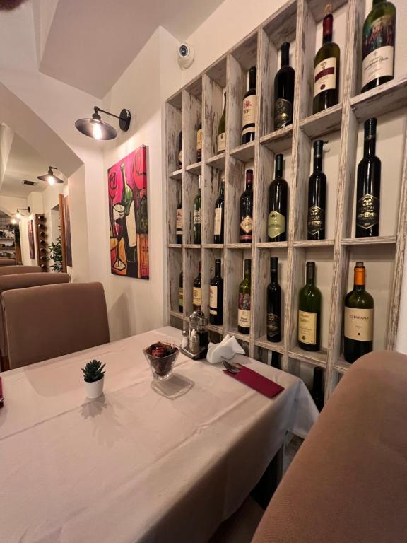 Capital Hotel Garni - Resim 29