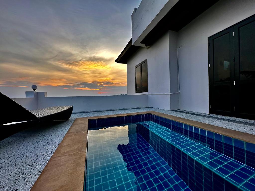 KohTao Studios Sunset - 3