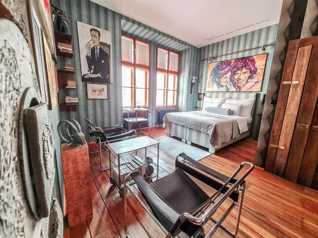 Divná pani Luxury Gallery Rooms - Deluxe King Room - Galeria Neue Kunst