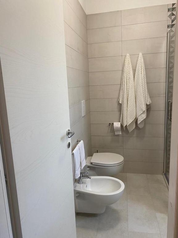 A bathroom at Monolocale V.M 0.23