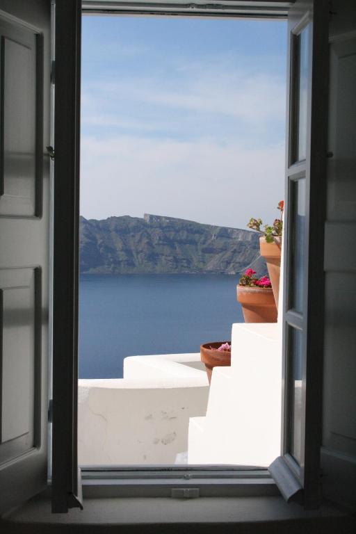 Captain John Houses Caldera View Oia - 8