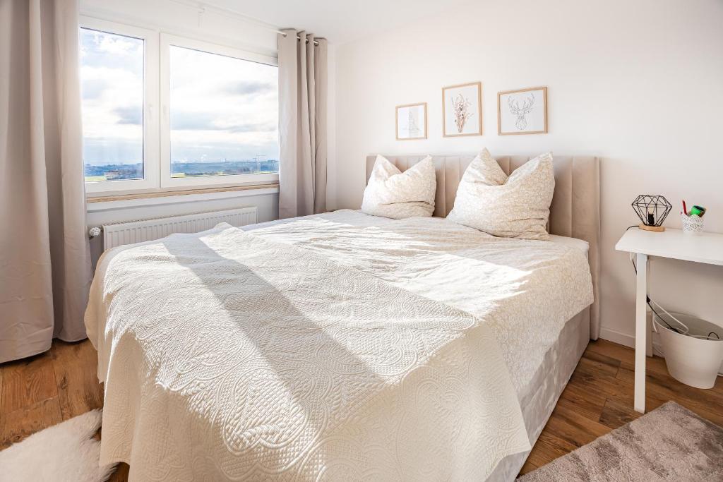 Moderne 2-Zimmer-Wohnung mit atemberaubender Skyline Aussicht auf Frankfurt! - 一居室公寓