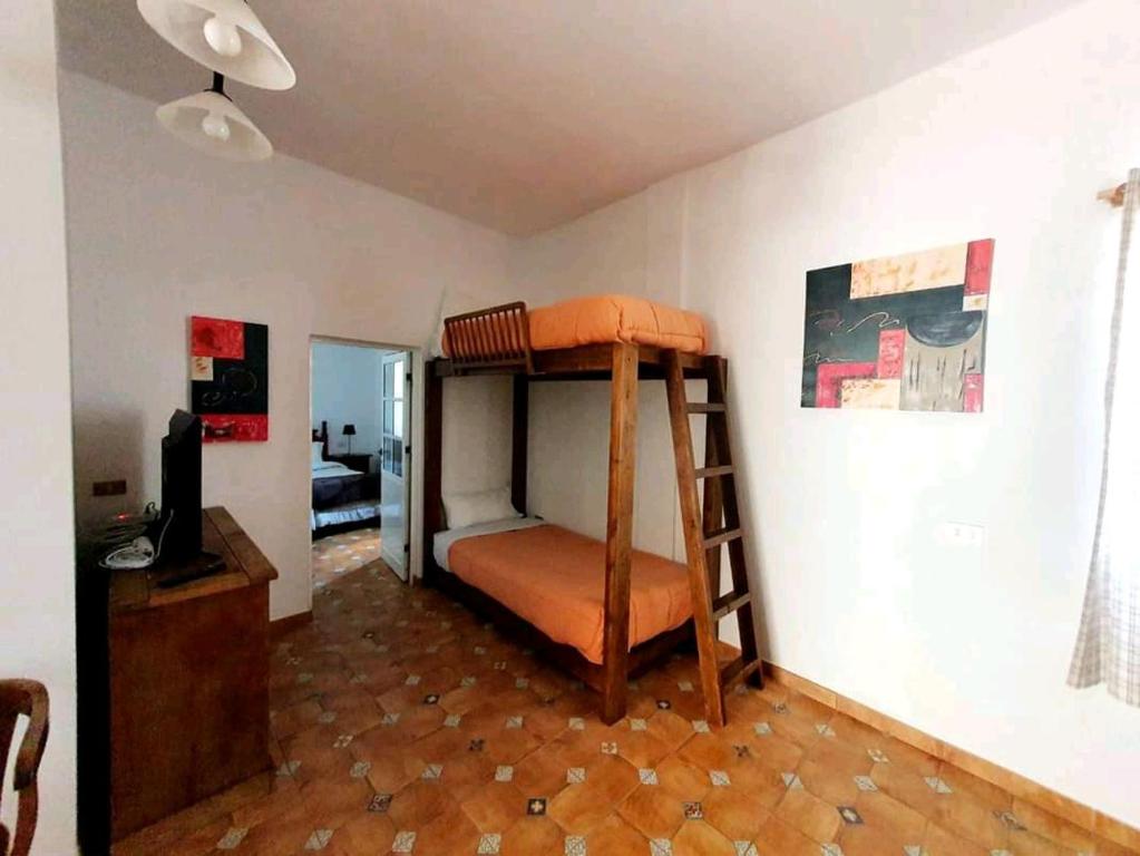 Łóżko lub łóżka w pokoju w obiekcie Vista Tunte, Camino de Santiago