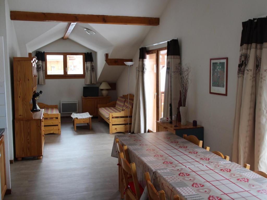 พื้นที่นั่งเล่นของ Appartement Valfréjus, 6 pièces, 12 personnes - FR-1-265-166