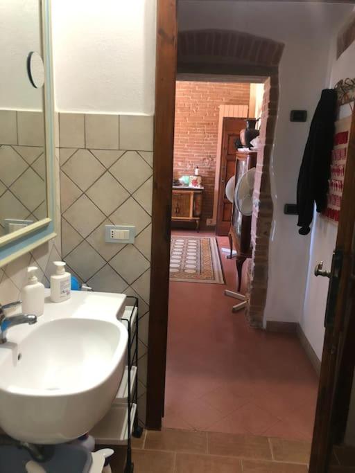 A bathroom at Ary's House -Profumo di salmastro