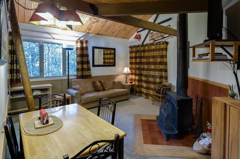 Escape to Ptarmigan Village 16 - Housity