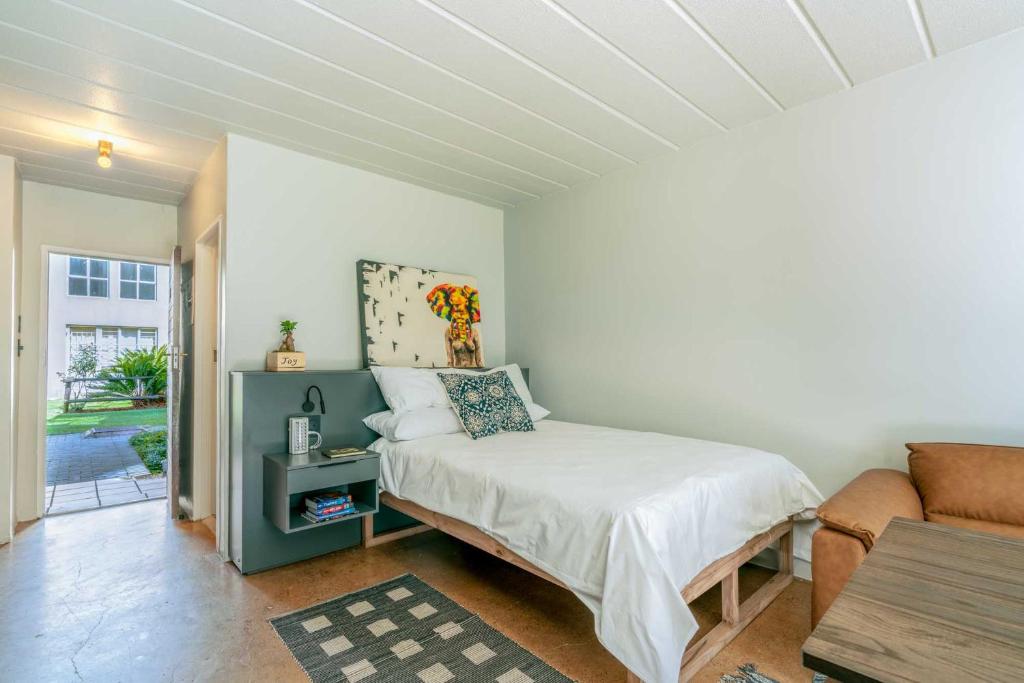 Modern Studio Apartment Self Catering Melville, Johannesburg (updated