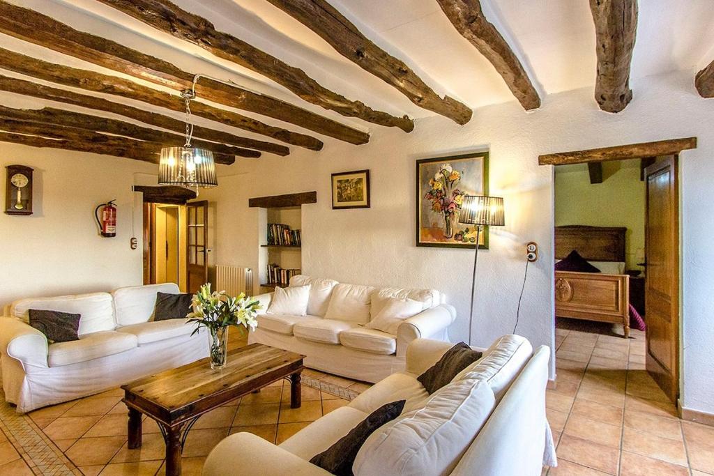 Posedenie v ubytovaní Catalunya Casas Country Chateau for 22 persons - close to Sitges!