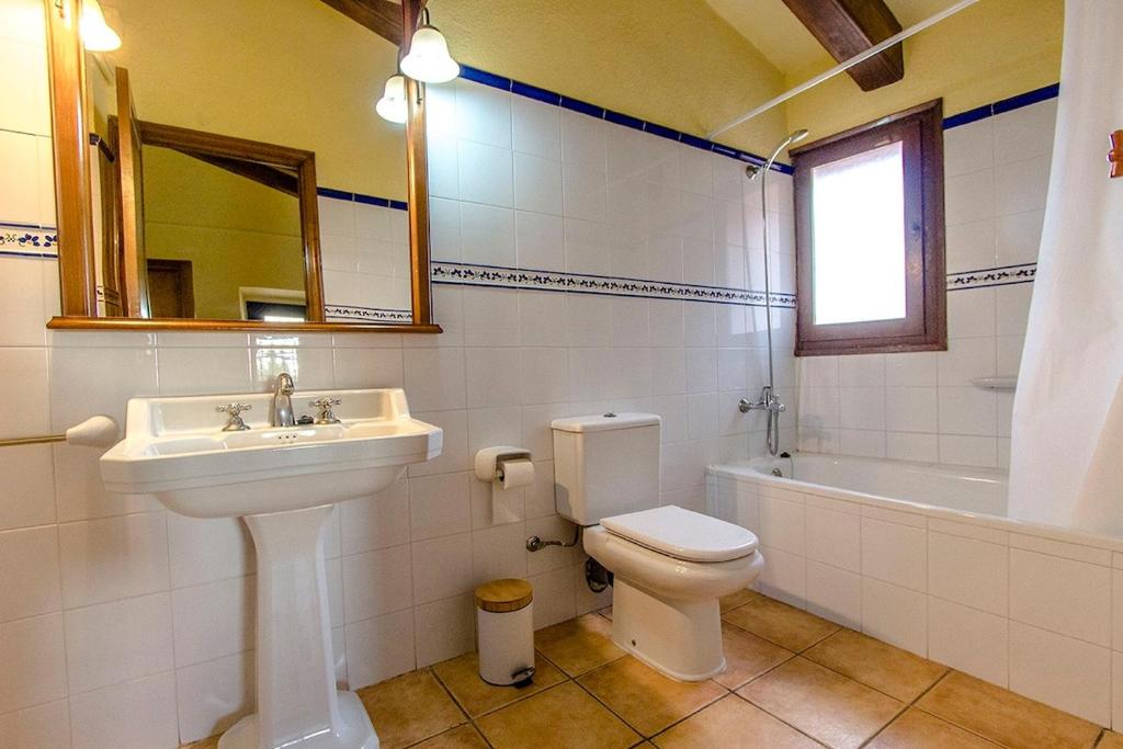 Kúpeľňa v ubytovaní Catalunya Casas Country Chateau for 22 persons - close to Sitges!