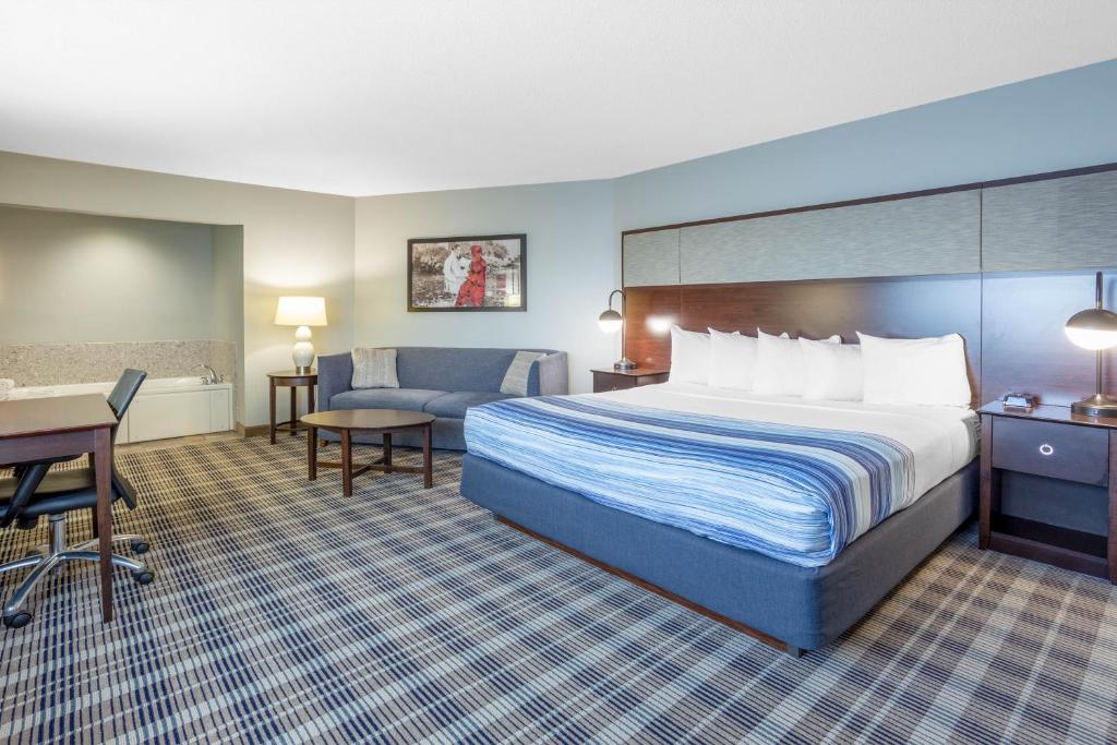 AmericInn by Wyndham Madison South - 1 King Bed, Grand Master Studio Suite, Non Smoking