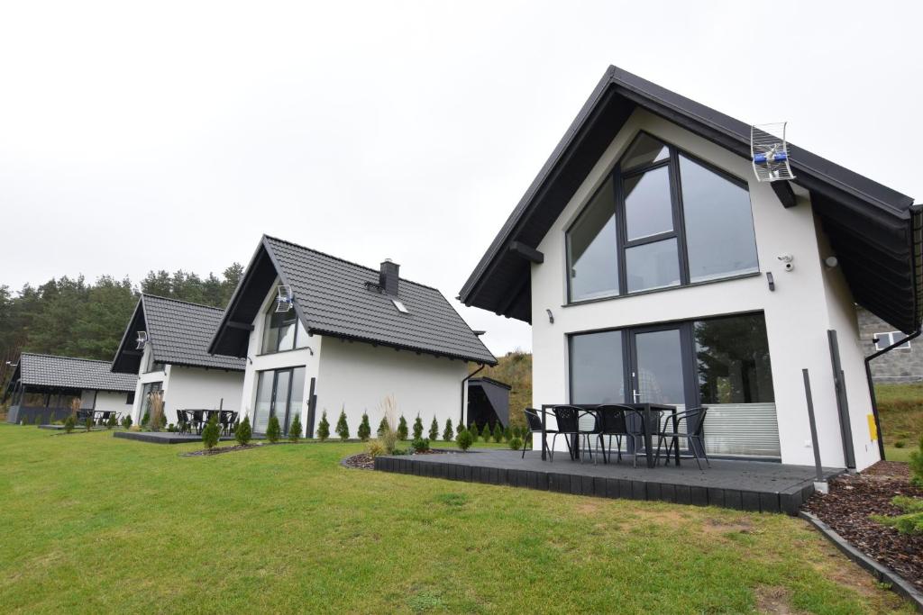 Domki U Zbyszka nad jeziorem z balią ogrodową! - Casa De Dos Dormitorios