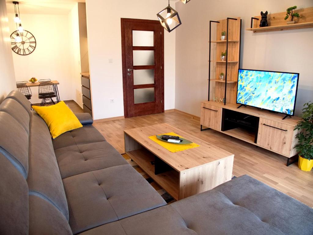 TV a/nebo společenská místnost v ubytování Adriatic Apartment