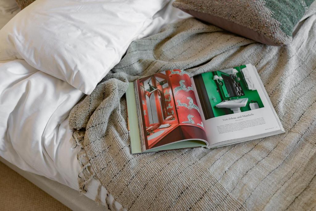 Ein Bett oder Betten in einem Zimmer der Unterkunft Luxury Eton Cottage-Design Led