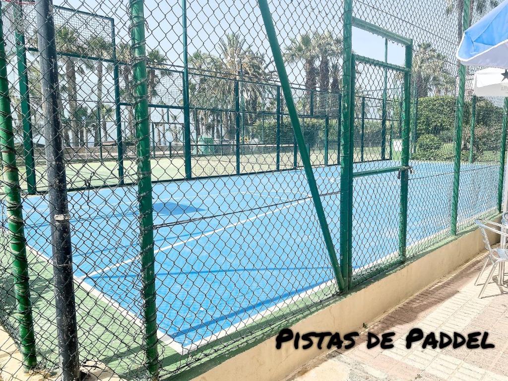 Tennis and/or squash facilities at Las Gondolas 602 or nearby