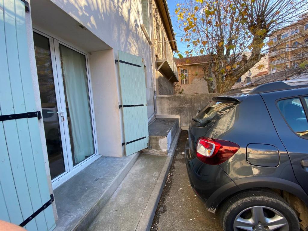 Budova, v ktorej sa apartmán nachádza