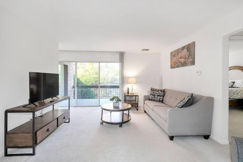 Apartment Spacious King Bed in Tysons corner, Extended Stay free