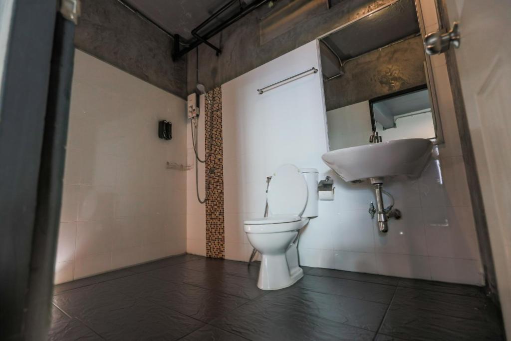 Jai Loy Cafe & Rooftop - Resim 34